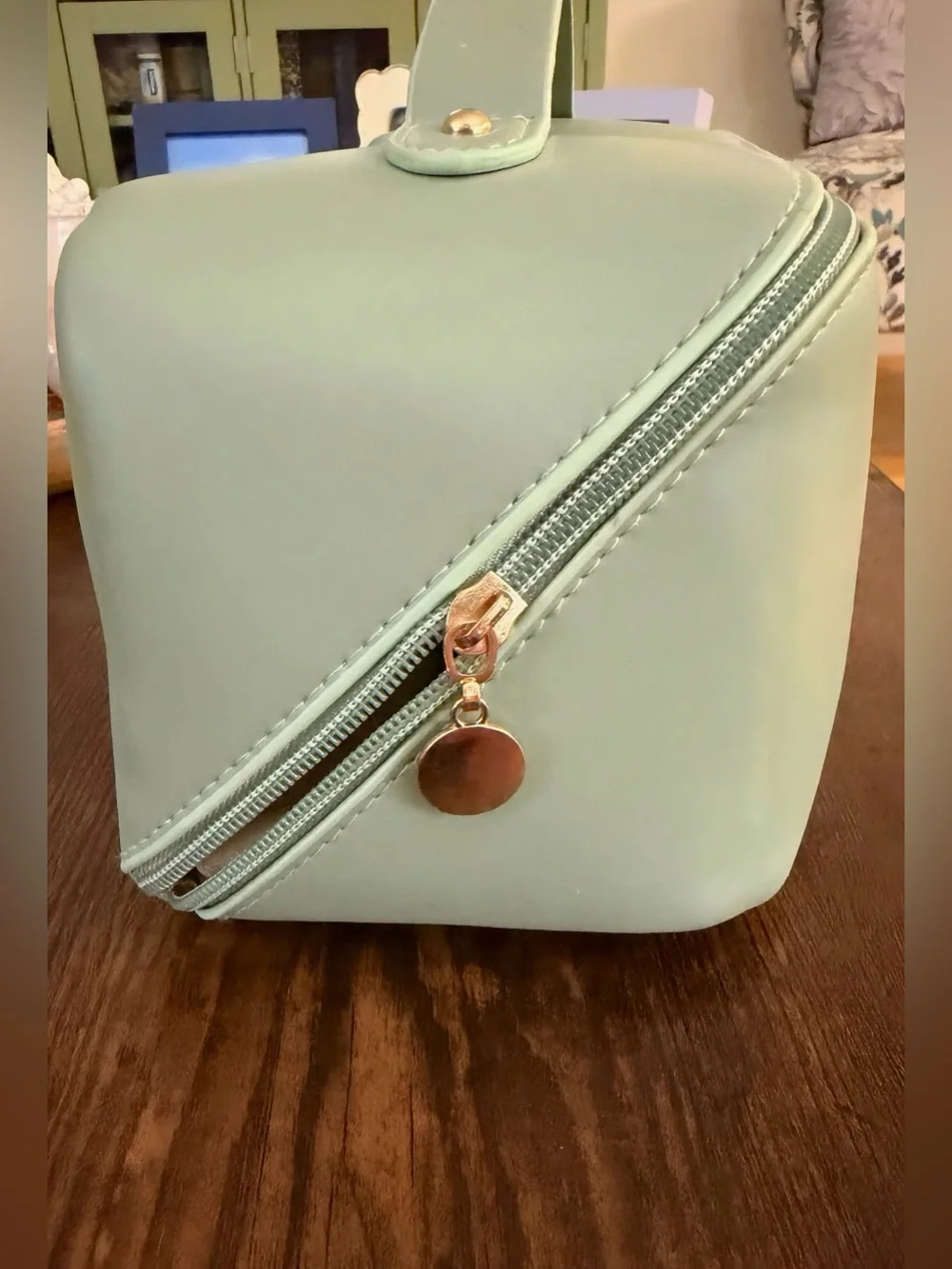 Large Capacity Vegan Leather Travel Makeup Bag – Mint / Sage Green